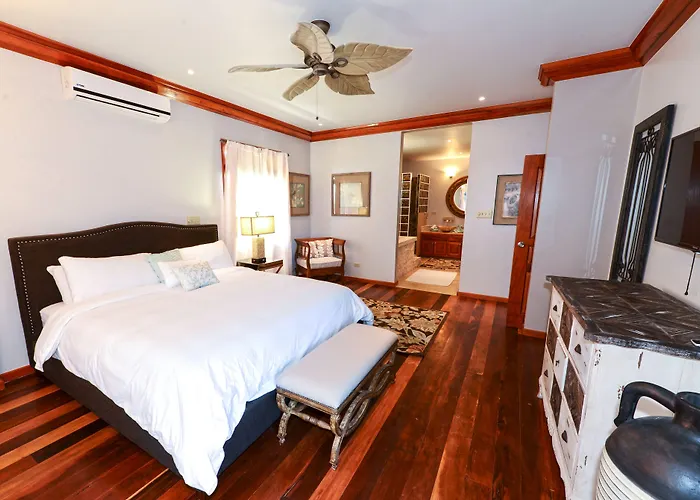 Hotel Captain Morgan's Retreat