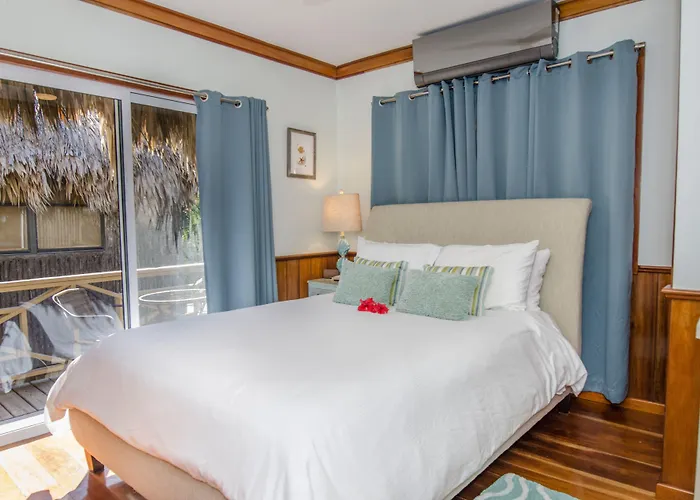 Captain Morgan's Retreat Hotel