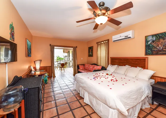 Captain Morgan's Retreat Hotel San Pedro (Ambergris Caye)