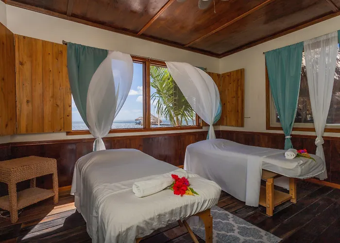 Captain Morgan's Retreat Hotel 3*